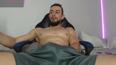 Snapshot of nassh_18 chatting on 02.14.25 nassh_18 online show from 02.14.25