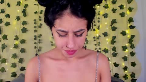 Maira online show from 02.04.25