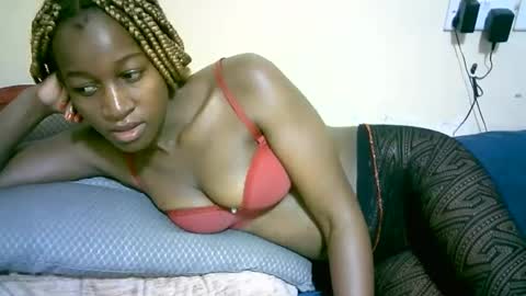 Snapshot of nastyafrika chatting on 09.30.25 Marie online show from 09.30.25