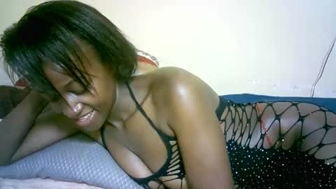 Snapshot of nastyafrika chatting on 10.01.25 Marie online show from 10.01.25