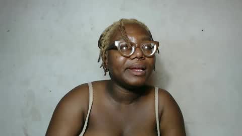 Snapshot of nastyhairy7 chatting on 10.28.25 nastyhairy7 online show from 10.28.25