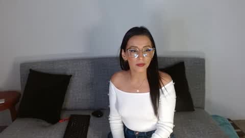 Snapshot of nat4youlove chatting on 01.12.25 nathalia online show from 01.12.25