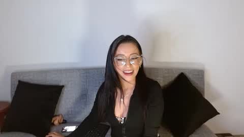 Snapshot of nat4youlove chatting on 01.12.25 nathalia online show from 01.12.25