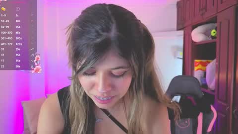 Snapshot of nataasha___ chatting on 10.28.25 NATASHA online show from 10.28.25