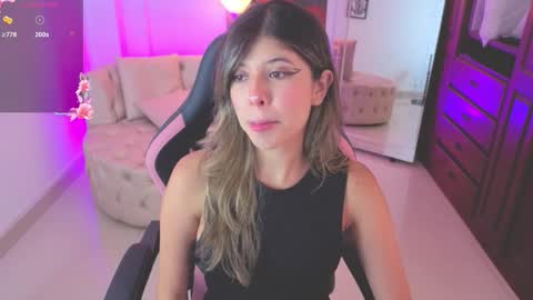 Snapshot of nataasha___ chatting on 11.05.25 NATASHA online show from 11.05.25