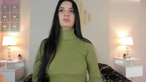 Natacha Diaz online show from 10.21.25