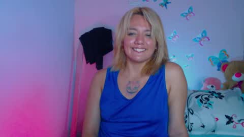 Snapshot of natalia_33 chatting on 02.16.25 Natalia online show from 02.16.25