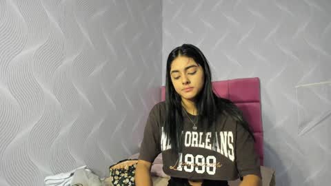 Snapshot of natalia_aguirre chatting on 01.04.25 Naty online show from 01.04.25