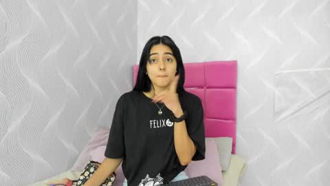 Snapshot of natalia_aguirre chatting on 01.05.25 Naty online show from 01.05.25