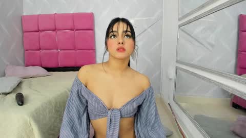 Snapshot of natalia_aguirre chatting on 01.10.25 Naty online show from 01.10.25