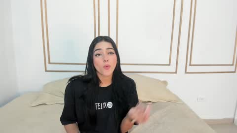 Snapshot of natalia_aguirre chatting on 01.25.25 Naty online show from 01.25.25