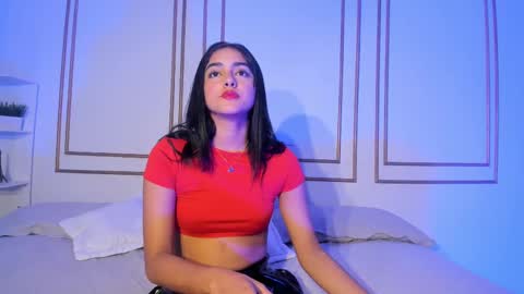 Snapshot of natalia_aguirre chatting on 02.11.25 Naty online show from 02.11.25