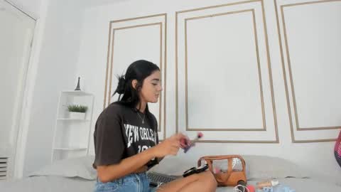Snapshot of natalia_aguirre chatting on 02.23.25 Naty online show from 02.23.25