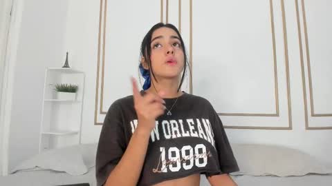 Snapshot of natalia_aguirre chatting on 02.23.25 Naty online show from 02.23.25