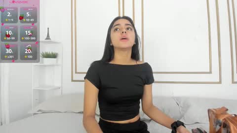 Snapshot of natalia_aguirre chatting on 02.25.25 Naty online show from 02.25.25