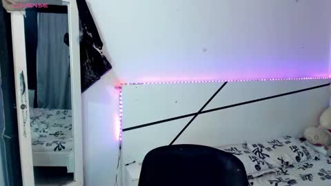 Snapshot of natalia_cb chatting on 10.10.25 Natalia online show from 10.10.25