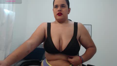 Snapshot of natalia_curvy1 chatting on 09.16.25 Nathalia online show from 09.16.25
