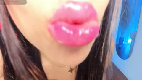 Snapshot of natalia_leon8 chatting on 11.08.25 Natalia Leon online show from 11.08.25