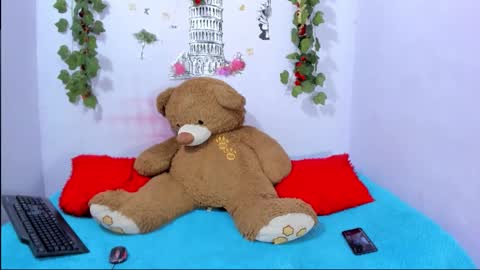 nataliaandjulliam online show from 02.18.26