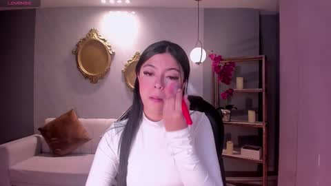 Snapshot of nataliagaret chatting on 10.29.25 Nata online show from 10.29.25