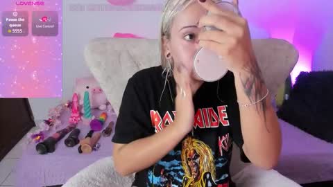 Nataliua Henao online show from 12.19.25