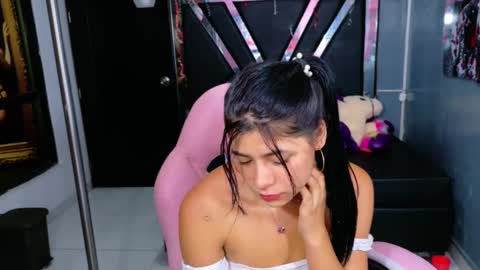 Snapshot of nataliatompsonx1 chatting on 09.28.25 nataliatompsonx1 online show from 09.28.25