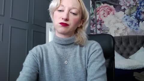 Snapshot of natalie_bitton chatting on 12.07.24 Natalie online show from 12.07.24