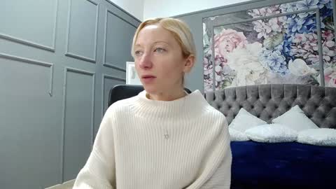 Snapshot of natalie_bitton chatting on 12.28.24 Natalie online show from 12.28.24