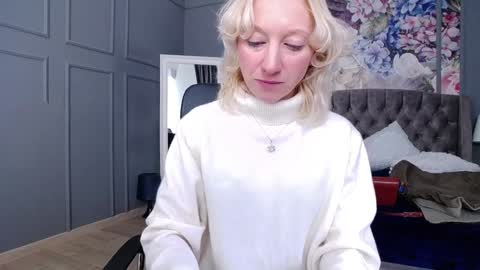 Snapshot of natalie_bitton chatting on 01.21.25 Natalie online show from 01.21.25