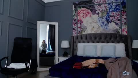 Snapshot of natalie_bitton chatting on 01.25.25 Natalie online show from 01.25.25