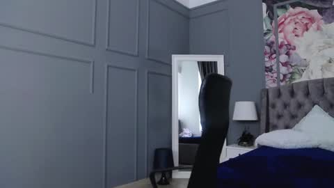 Snapshot of natalie_bitton chatting on 02.06.25 Natalie online show from 02.06.25