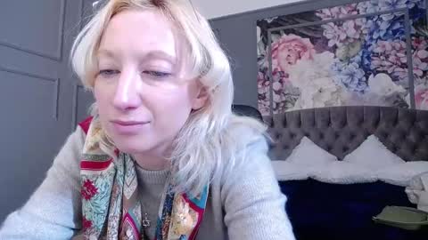 Snapshot of natalie_bitton chatting on 02.23.25 Natalie online show from 02.23.25