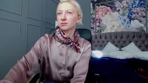 Snapshot of natalie_bitton chatting on 03.05.25 Natalie online show from 03.05.25