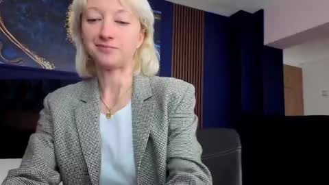 Natalie online show from 04.22.26