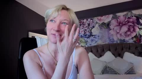 Snapshot of natalie_bitton chatting on 05.16.26 Natalie online show from 05.16.26