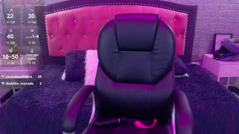 Snapshot of natalie_loffreda chatting on 02.03.26 natalie online show from 02.03.26