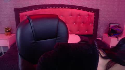 Snapshot of natalie_loffreda chatting on 02.12.26 natalie online show from 02.12.26