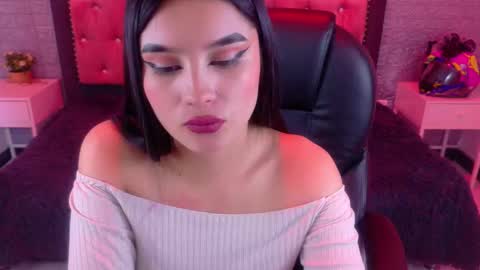 Snapshot of natalie_loffreda chatting on 02.13.26 natalie online show from 02.13.26