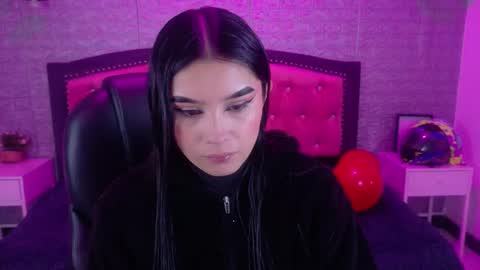 Snapshot of natalie_loffreda chatting on 02.24.26 natalie online show from 02.24.26