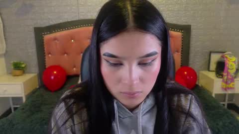 Snapshot of natalie_loffreda chatting on 02.25.26 natalie online show from 02.25.26