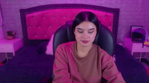 Snapshot of natalie_loffreda chatting on 02.28.26 natalie online show from 02.28.26