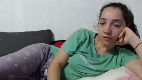 Snapshot of natalie_mia chatting on 10.25.25 Miia online show from 10.25.25