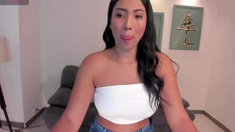 Natalie Lewis online show from 11.16.25