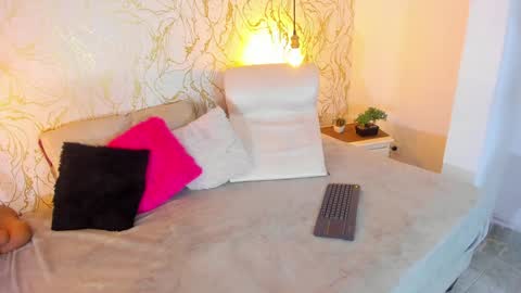 NATALIE online show from 01.20.25