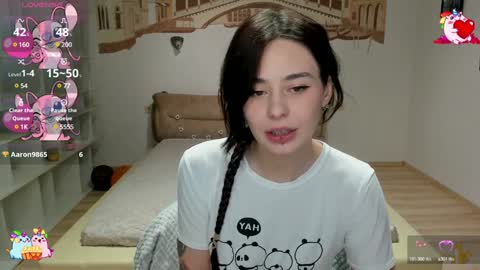 Snapshot of natalimillers chatting on 12.22.24 Natali online show from 12.22.24