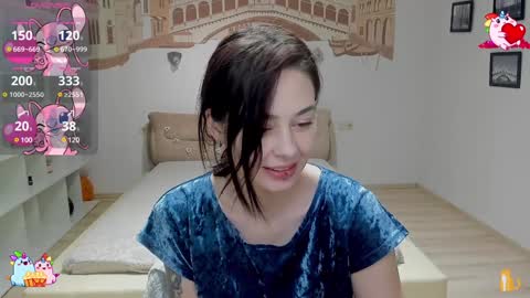 Snapshot of natalimillers chatting on 12.28.24 Natali online show from 12.28.24