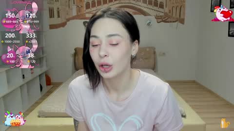 Snapshot of natalimillers chatting on 12.29.24 Natali online show from 12.29.24