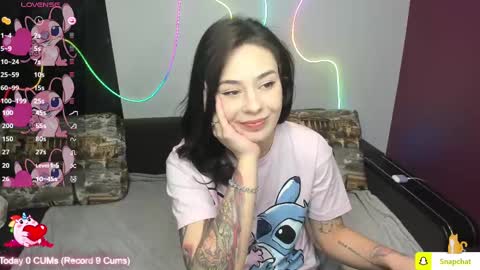 Snapshot of natalimillers chatting on 02.24.25 Natali online show from 02.24.25