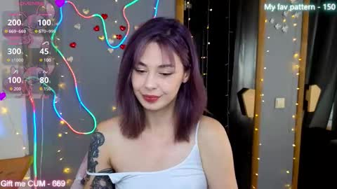 Snapshot of natalimillers chatting on 09.13.25 Natali online show from 09.13.25