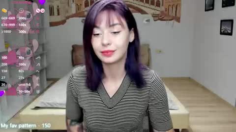 Snapshot of natalimillers chatting on 09.21.25 Natali online show from 09.21.25